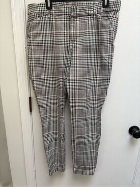 Old Navy Black and White work pants - “pixie” - size 14